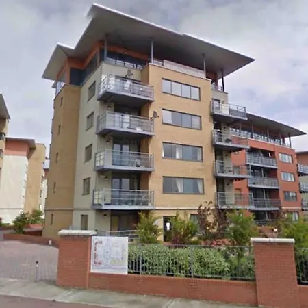 Seaview Luxury Penthouse Sleeps 6 *