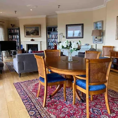 Appartamento Seaview Luxury Penthouse Sleeps 6