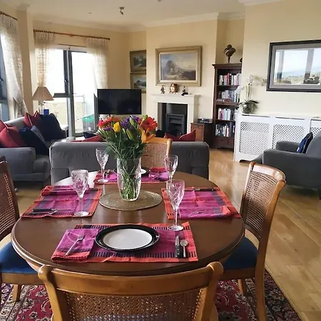 Seaview Luxury Penthouse Sleeps 6 *