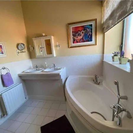 Seaview Luxury Penthouse Sleeps 6 Dublino