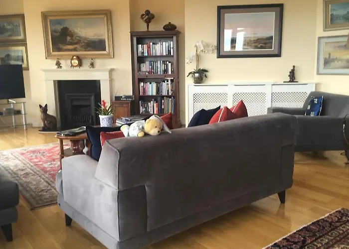 Seaview Luxury Penthouse Sleeps 6 *