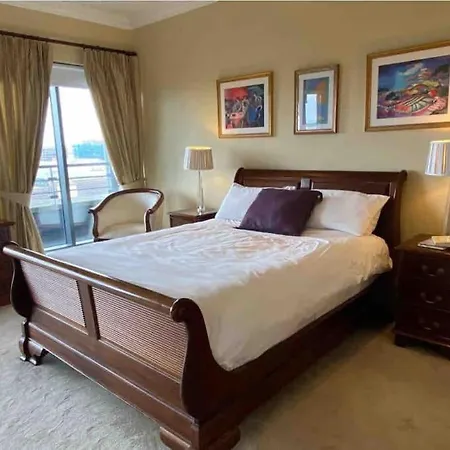 Seaview Luxury Penthouse Sleeps 6 * Dublin